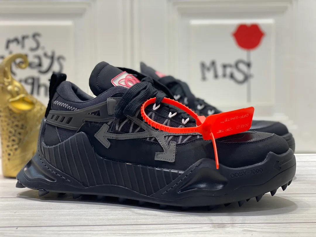 Men's Men's Shoes💰480🌼【New Style】High-end Boutique-🤷‍♂🤷‍♂OFF-WHITE x Air Jordan 】1 The joint shoe has been highly concerned by everyone since its design. The new shoe is shown in the popular Chicago bull white and yellow LOGO color scheme. The shoe body is made of cowhide, cow suede, and other materials. In addition to the X hidden on the inside of the leather, the oversized Swoosh, OFF-WHITE for Nike, Air Jordan 1 birth information and AIR are displayed on both sides of the shoe. The iconic details of OFF-WHITE can be seen on the sole and insole. You can choose a pair if you like the style. Code: 39-44 (45 can be customized